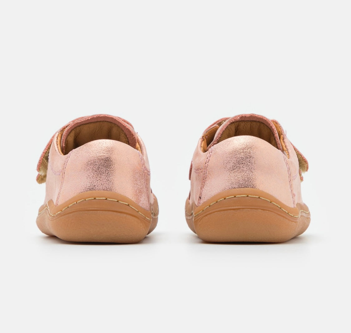 Leather sneaker shine