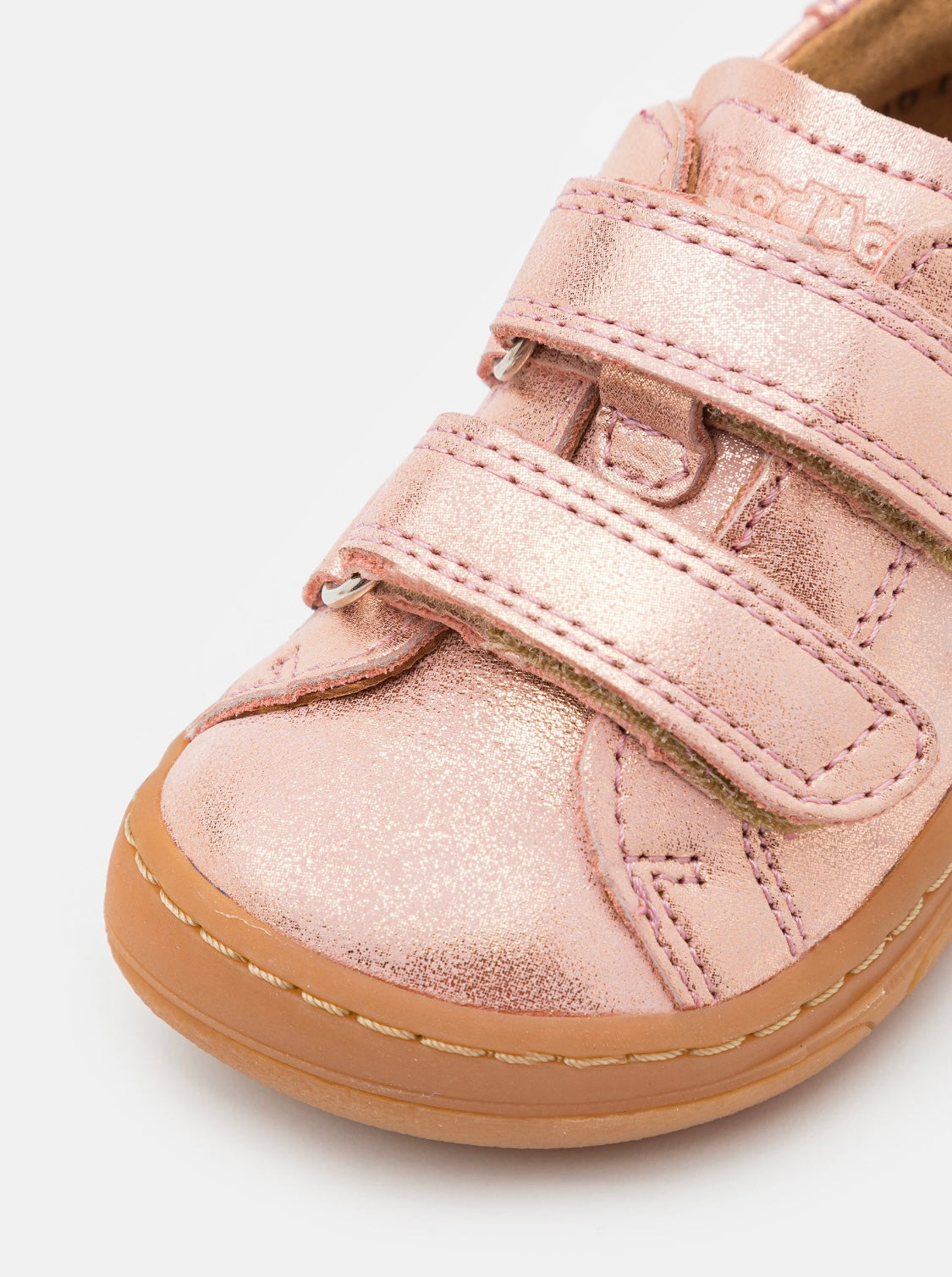 Leather sneaker shine